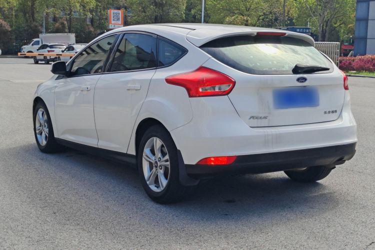 Used Ford Focus 2015 Hatchback 1.6L Automatic Comfort Model Exterior 3