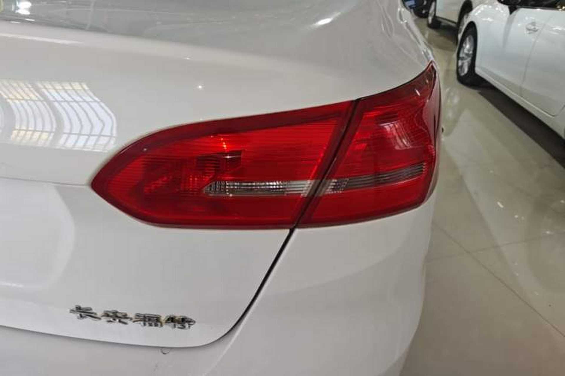 Used Ford Focus 2015 Sedan 1.6L Automatic Comfort Model Exterior 3