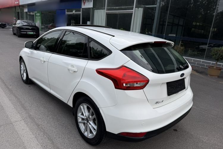 Used Ford Focus 2015 Hatchback 1.6L Automatic Fashion Edition Exterior 3