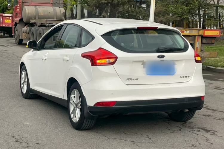 Used Ford Focus 2015 Hatchback 1.6L Automatic Fashion Edition Exterior 3