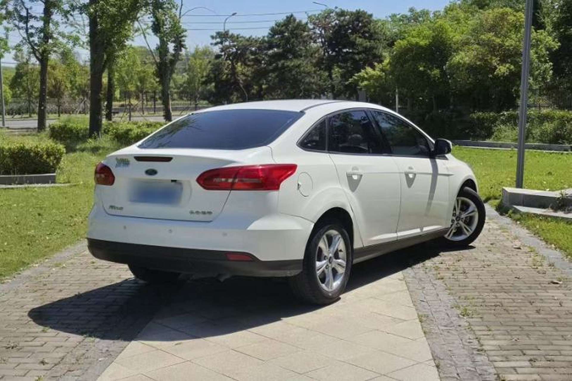 Used Ford Focus 2015 Sedan 1.6L Automatic Comfort Model Exterior 3