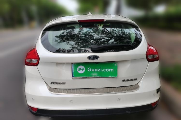 Used Ford Focus 2015 Hatchback 1.6L Automatic Fashion Edition Exterior 4