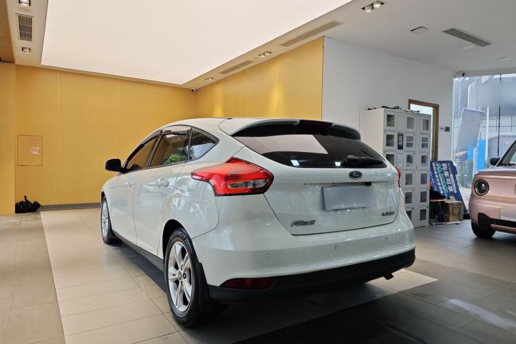 Used Ford Focus 2015 Hatchback 1.6L Automatic Comfort Model Exterior 4