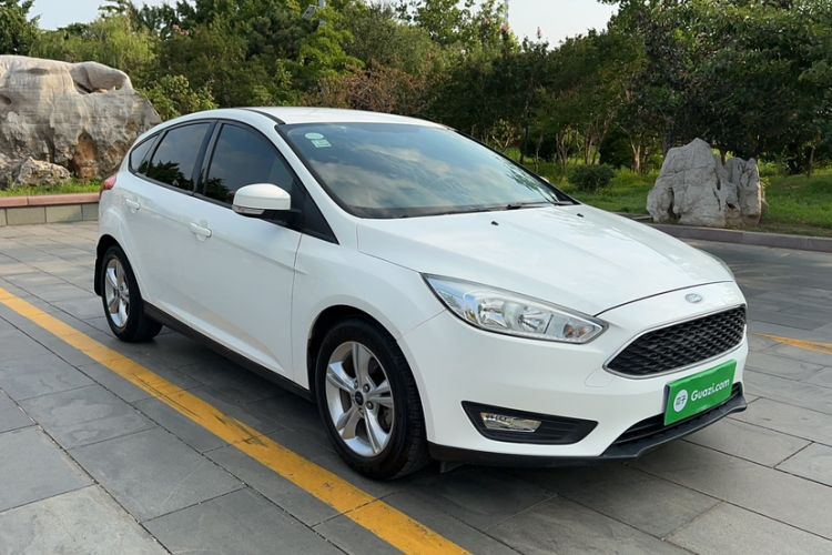 Used Ford Focus 2015 Hatchback 1.6L Automatic Comfort Model Exterior 4