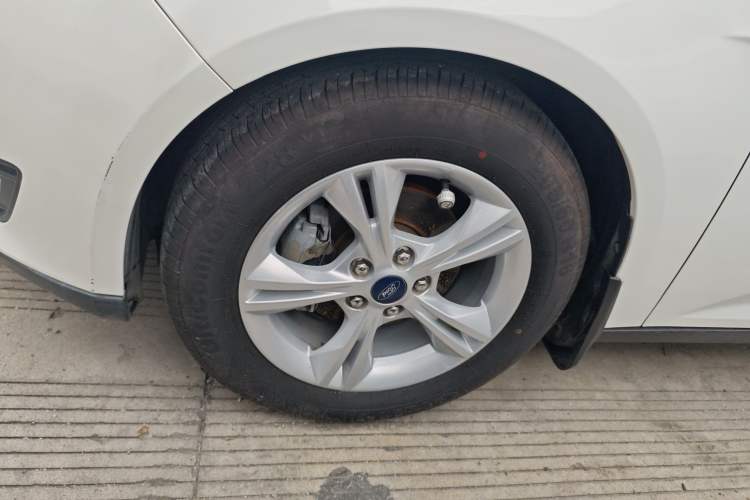 Used Ford Focus 2015 Sedan 1.6L Manual Comfort Model Exterior 4
