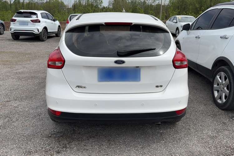 Used Ford Focus 2015 Hatchback 1.6L Automatic Fashion Edition Exterior 4
