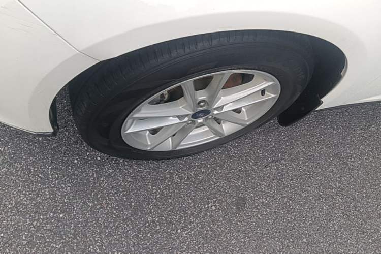 Used Ford Focus 2015 Sedan 1.6L Automatic Trend Model Exterior 4