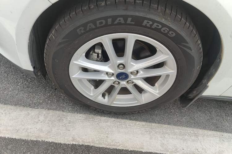 Used Ford Focus 2015 Sedan 1.6L Automatic Trend Model Exterior 4