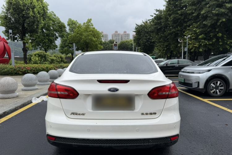 Used Ford Focus 2015 Sedan 1.6L Automatic Trend Model Exterior 4