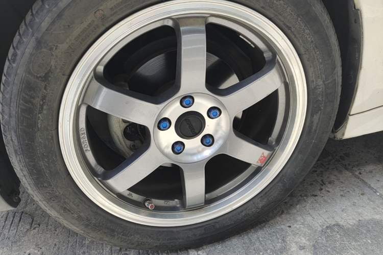 Used Ford Focus 2015 Hatchback 1.6L Manual Fashion Edition Exterior 4