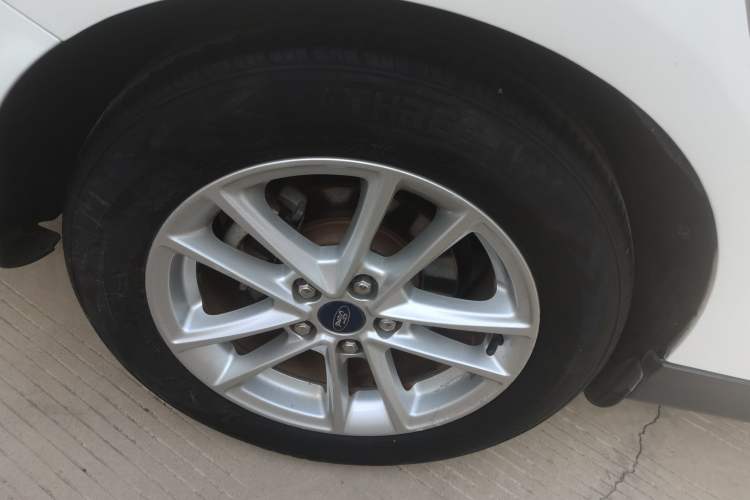 Used Ford Focus 2015 Sedan 1.6L Automatic Trend Model Exterior 4