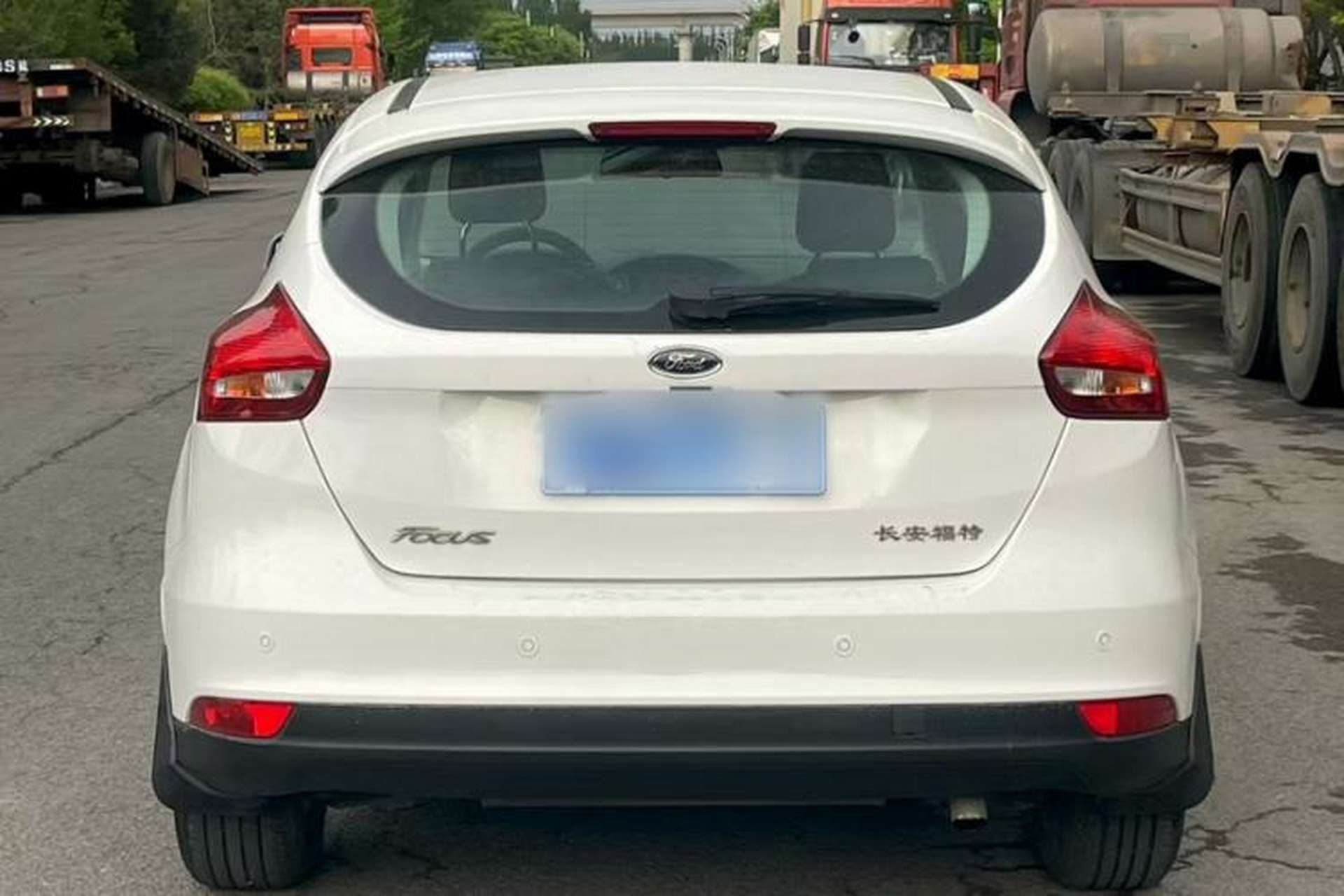 Used Ford Focus 2015 Hatchback 1.6L Automatic Fashion Edition Exterior 4