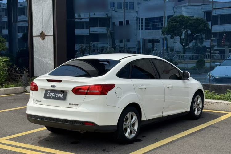 Used Ford Focus 2015 Sedan 1.6L Automatic Comfort Model Exterior 4