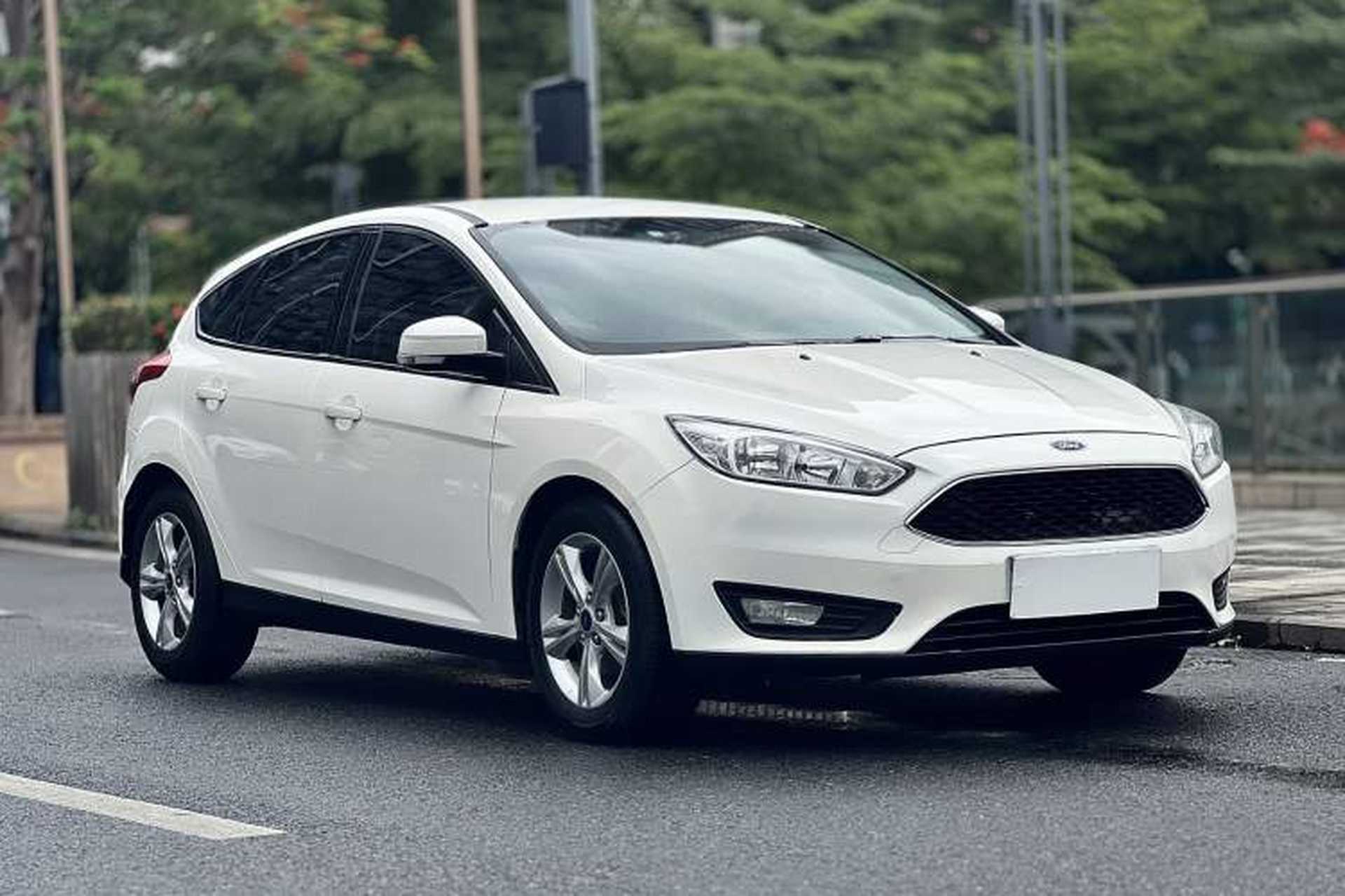 Used Ford Focus 2015 Hatchback 1.6L Automatic Comfort Model Exterior 5
