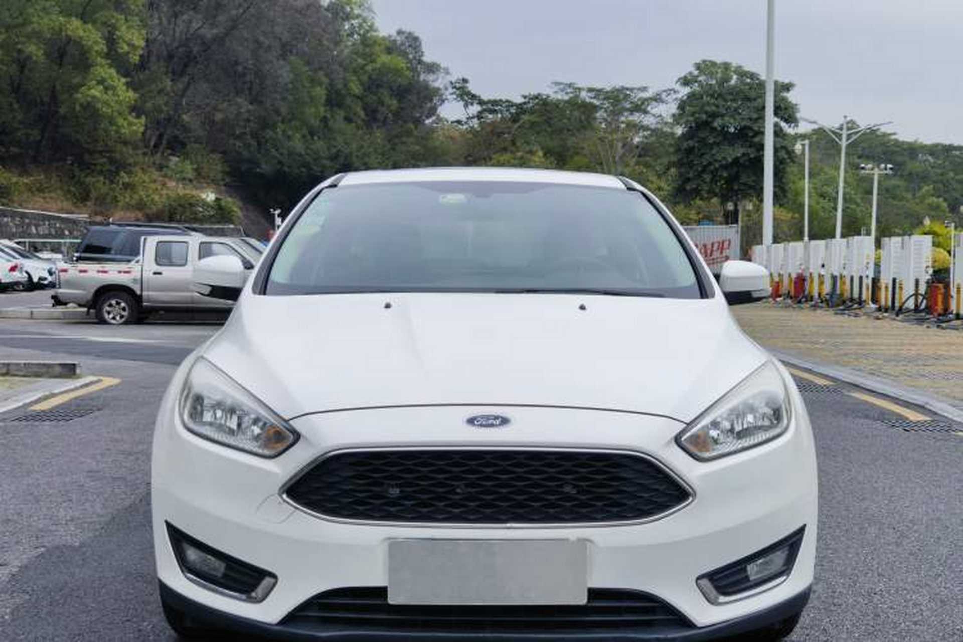 Used Ford Focus 2015 Hatchback 1.6L Automatic Fashion Edition Exterior 5