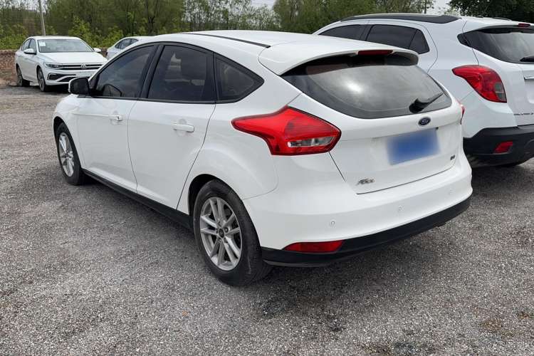 Used Ford Focus 2015 Hatchback 1.6L Automatic Fashion Edition Exterior 5