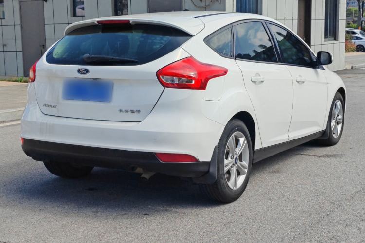 Used Ford Focus 2015 Hatchback 1.6L Automatic Comfort Model Exterior 5