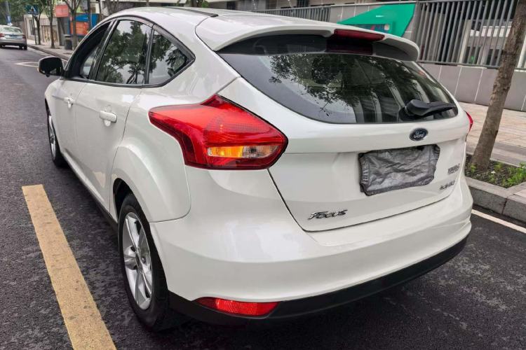 Used Ford Focus 2015 Hatchback 1.6L Automatic Comfort Model Exterior 5