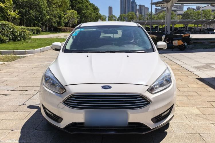 Used Ford Focus 2015 Hatchback 1.6L Automatic Comfort Model Exterior 5