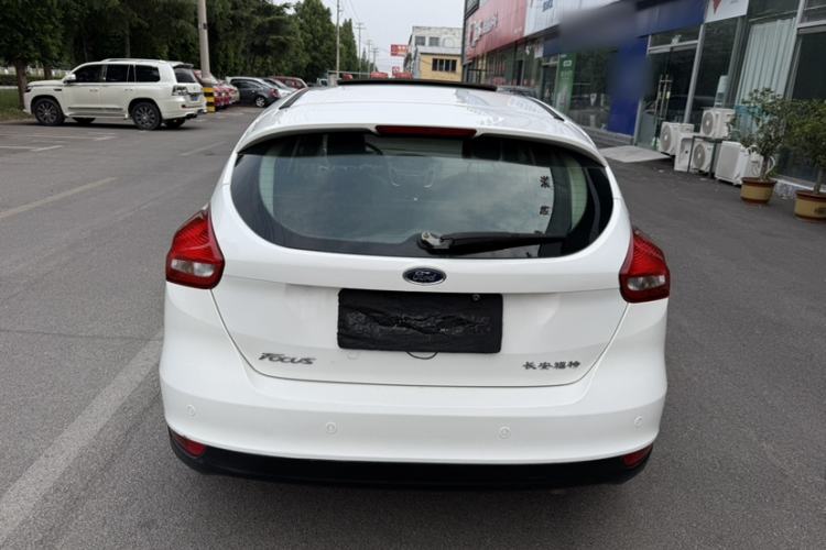 Used Ford Focus 2015 Hatchback 1.6L Automatic Fashion Edition Exterior 5
