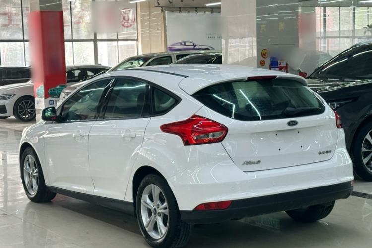 Used Ford Focus 2015 Hatchback 1.6L Automatic Comfort Model Exterior 5