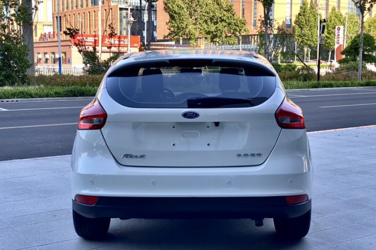 Used Ford Focus 2015 Hatchback 1.6L Manual Fashion Edition Exterior 5