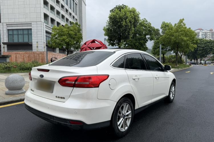 Used Ford Focus 2015 Sedan 1.6L Automatic Trend Model Exterior 5