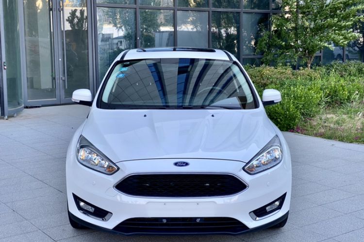 Used Ford Focus 2015 Hatchback 1.6L Manual Fashion Edition Exterior 5
