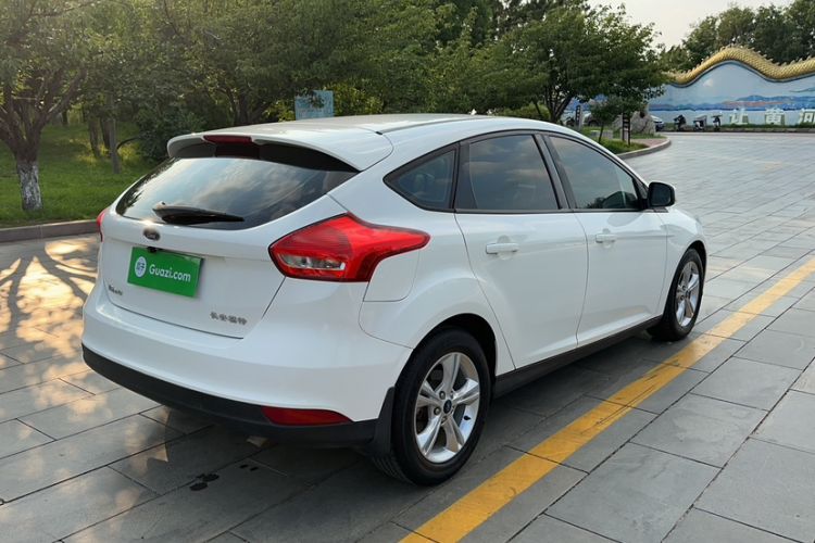 Used Ford Focus 2015 Hatchback 1.6L Automatic Comfort Model Exterior 6