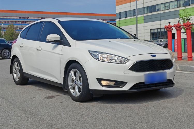 Used Ford Focus 2015 Hatchback 1.6L Automatic Comfort Model Exterior 6