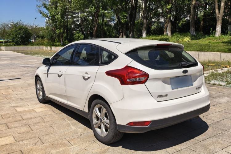 Used Ford Focus 2015 Hatchback 1.6L Automatic Comfort Model Exterior 6