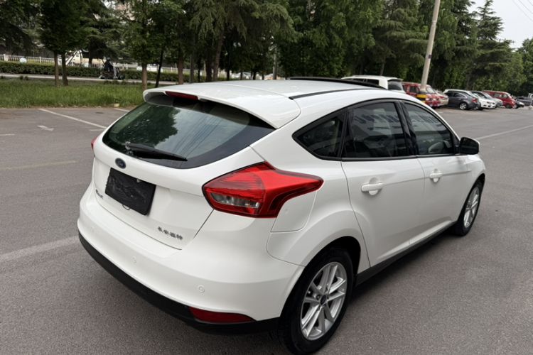 Used Ford Focus 2015 Hatchback 1.6L Automatic Fashion Edition Exterior 6