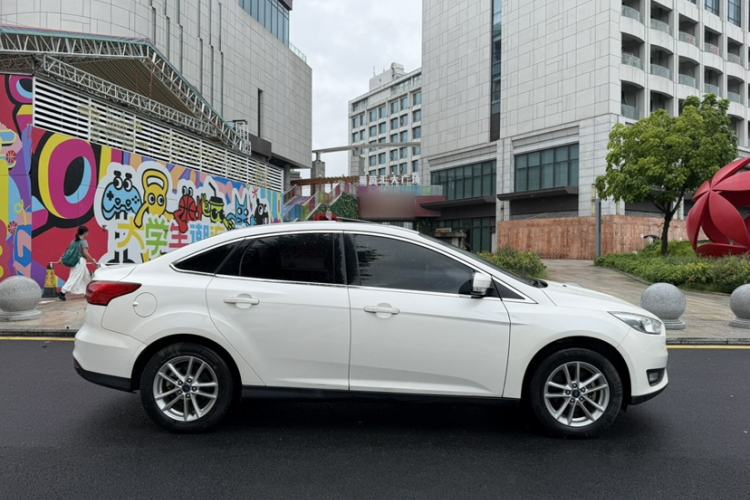 Used Ford Focus 2015 Sedan 1.6L Automatic Trend Model Exterior 6