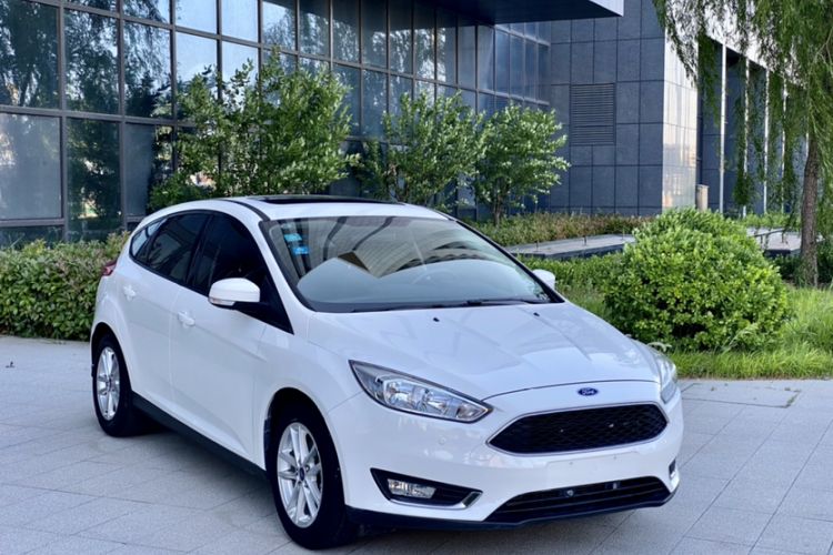 Used Ford Focus 2015 Hatchback 1.6L Manual Fashion Edition Exterior 6