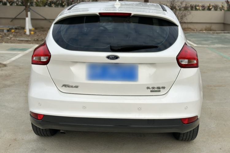 Used Ford Focus 2015 Hatchback EcoBoost 125 Manual – Ultra-Style Edition Exterior 7