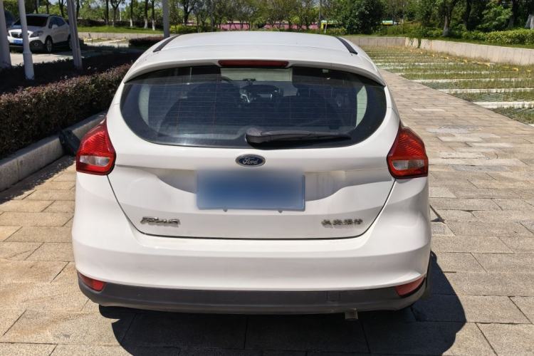 Used Ford Focus 2015 Hatchback 1.6L Automatic Comfort Model Exterior 7