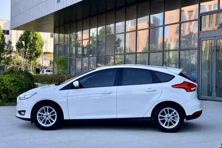Used Ford Focus 2015 Hatchback 1.6L Manual Fashion Edition Exterior 7