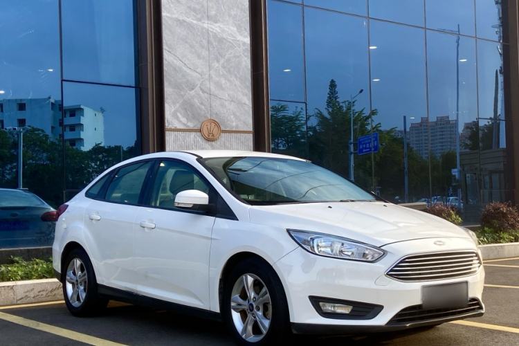 Used Ford Focus 2015 Sedan 1.6L Automatic Comfort Model Exterior 7