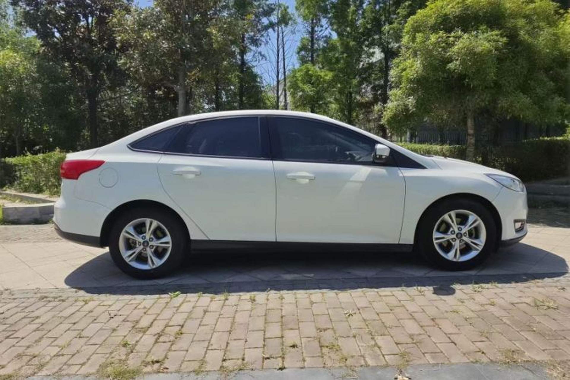 Used Ford Focus 2015 Sedan 1.6L Automatic Comfort Model Exterior 7