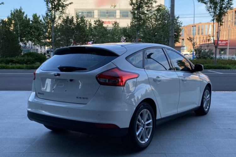 Used Ford Focus 2015 Hatchback 1.6L Manual Fashion Edition Exterior 8