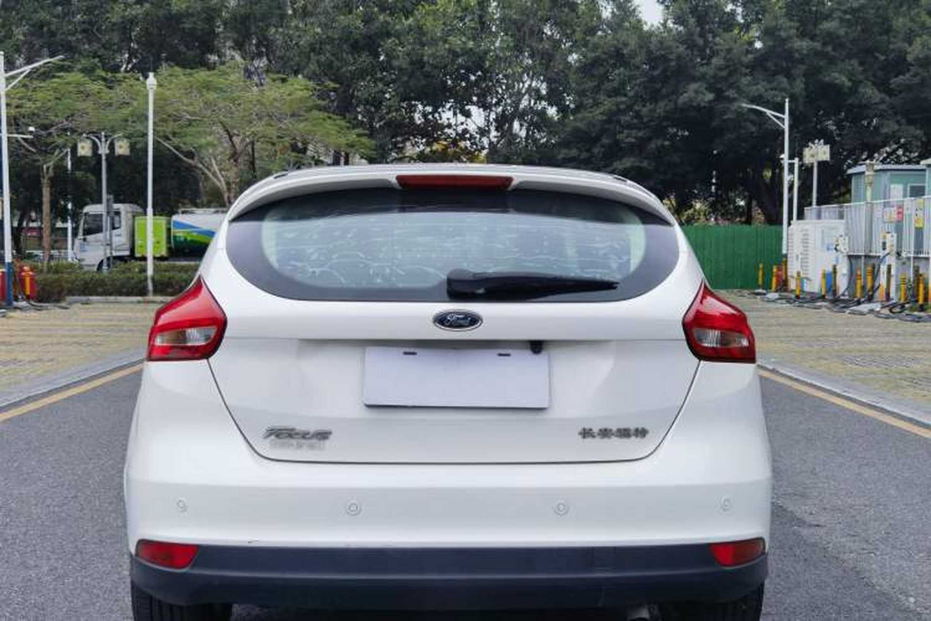 Used Ford Focus 2015 Hatchback 1.6L Automatic Fashion Edition Exterior 8