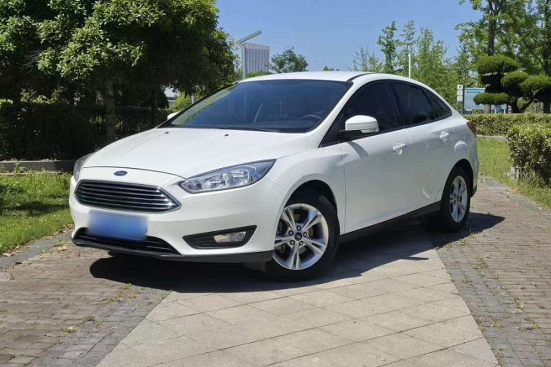 Used Ford Focus 2015 Sedan 1.6L Automatic Comfort Model Exterior 8