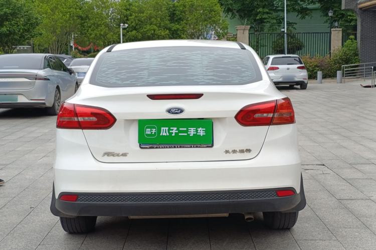 Used Ford Focus 2015 Sedan 1.6L Manual Comfort Model Exterior 9