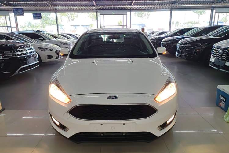 Used Ford Focus 2015 Hatchback 1.6L Manual Fashion Edition Front