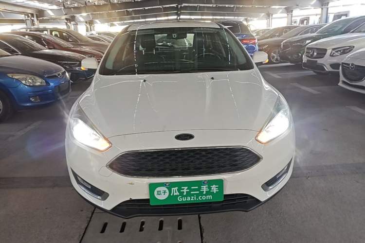 Used Ford Focus 2015 Hatchback EcoBoost 125 Automatic Supreme Style Edition Front