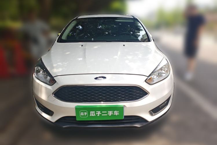 Used Ford Focus 2015 Hatchback EcoBoost 125 Automatic Supreme Style Edition Front