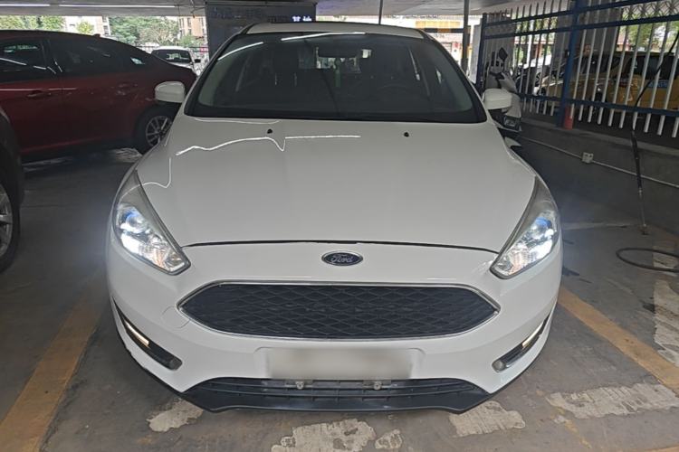 Used Ford Focus 2015 Hatchback EcoBoost 125 Manual – Ultra-Style Edition Front