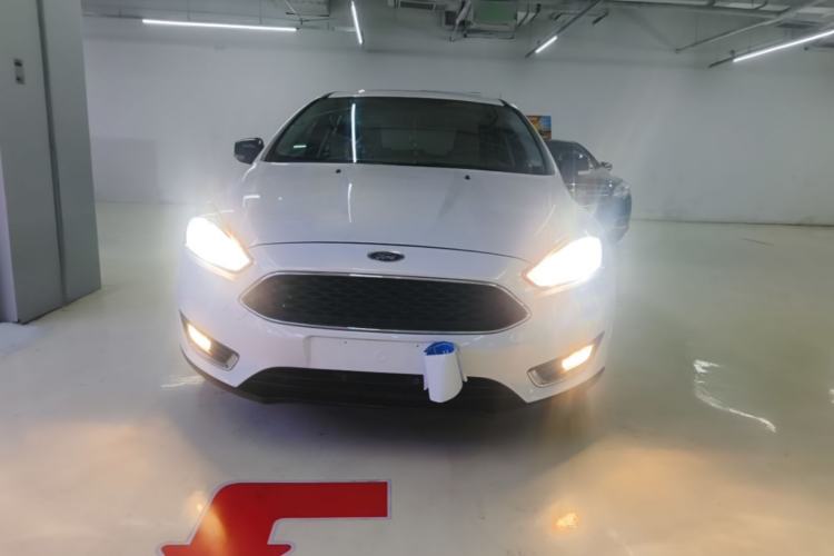 Used Ford Focus 2015 Hatchback EcoBoost 125 Automatic Supreme Style Edition Front