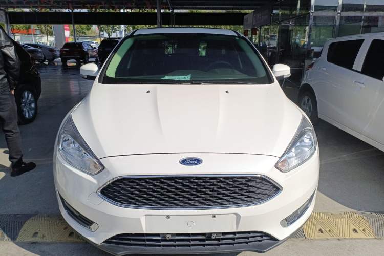 Used Ford Focus 2015 Hatchback 1.6L Automatic Fashion Edition Front