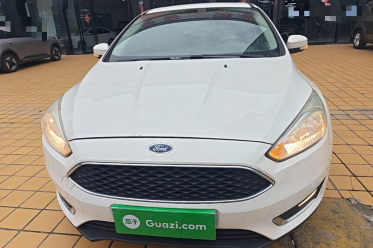 Used Ford Focus 2015 Hatchback EcoBoost 125 Automatic Supreme Style Edition Front